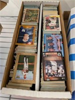 TRAY OF MLB CARDS