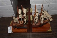 SHIP BOOK ENDS