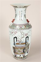 Chinese Qing Dynasty Porcelain Vase,