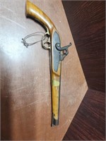 Wall hanger vintage replica gun