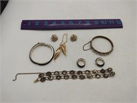 Mixed Lot of Vtg Black & Gold Color Jewelry