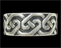 Sterling silver Celtic knot design band ring,