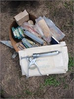 BOX OF LIVESTOCK NEEDLES AND SYRINGES