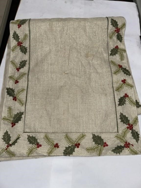 CHRISTMAS TABLE RUNNER NO SIZE