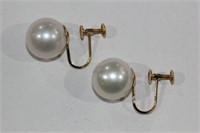Pair of 18ct yellow gold cultured pearl stud