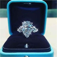 Beautiful Ring Size 8 NEW