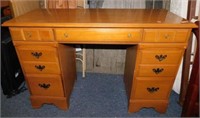 160A Light Wood 7 Drawer 411 Honey Bee Maple Desk