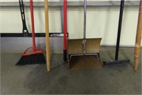 deck scrub; broom; 3 handles; spray shield