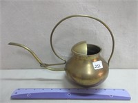 CHIC BRASS WATERING CAN