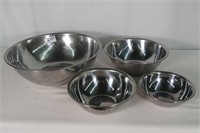 4 Piece Set of Stainless Mixing Bowls