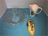 Glass bowl, teapot *no cord, and decor