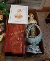 Box of Music Boxes (FR)