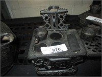 TOY SIZE CAST IRON STOVE