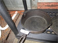 WAGNER CAST IRON CHICKEN PAN