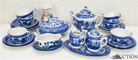 Vintage Blue Willow Child's Tea Set Dishes
