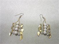 Pair of chandelier Earrings