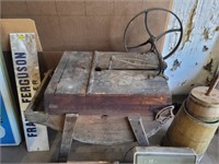 Early Style Wine Press Stand