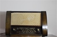Kiraco Welt Tube Radio Amati in Wooden Case