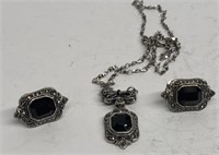 1928 Jewelry set earrings an 18 inch necklace