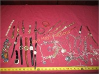 Lady's Fashion Wrist Watches & Fashion Jewelry