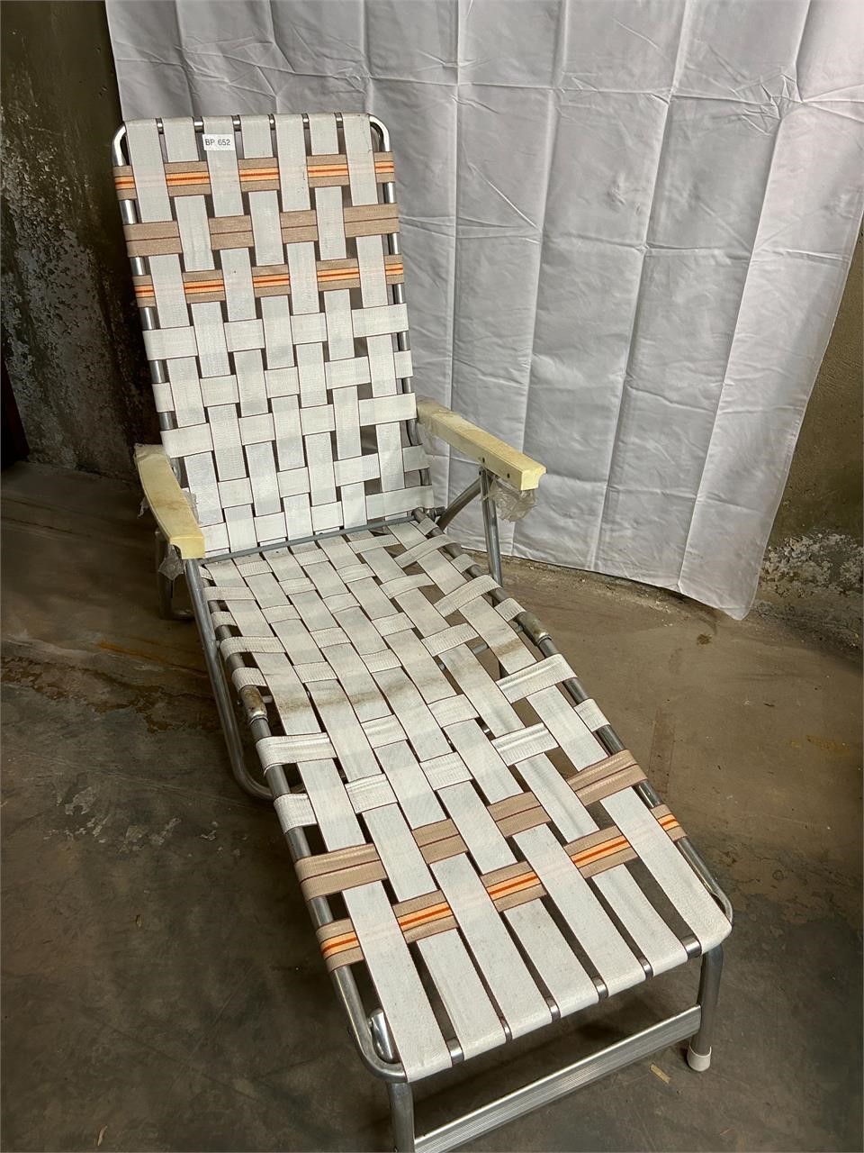 VTG Aluminum Lounge Chair w/ Webbing