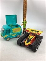 Scoony Doo Mystery Machine Van.  Shaggy action