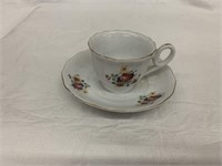 Decorative tea cup & saucer