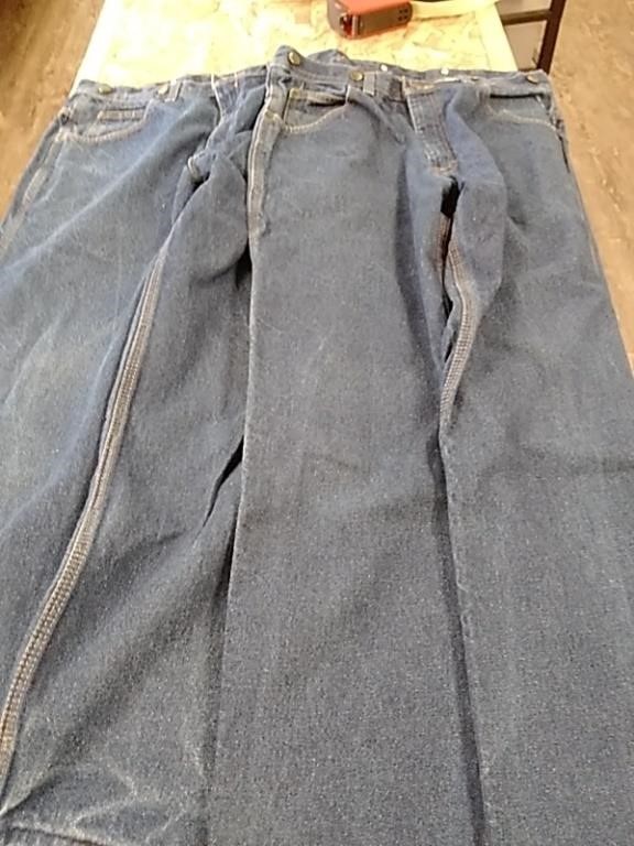 2 pairs of keys Carpenters jeans 34x34