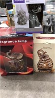 2 ELEPHANT ACCENT LAMPS & 1 WAX WARMER