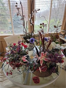 5 decorative artificial potted plants / flowers. S