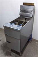 PITCO 40LBS GAS FRYER SG14