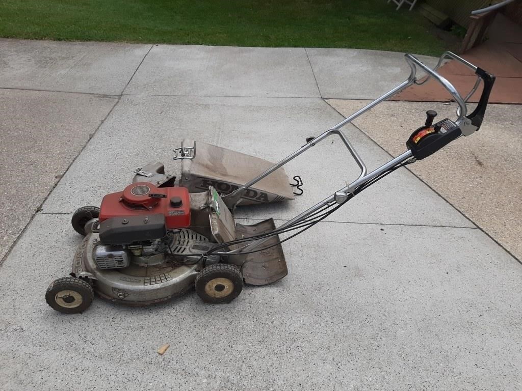 Honda Hr 21 Lawn Mower With Bag And Side Spout