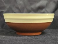 VINTAGE POTTERY BOWL (SMALL CHIP)