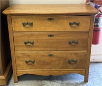 3 Drawer Lowboy Dresser