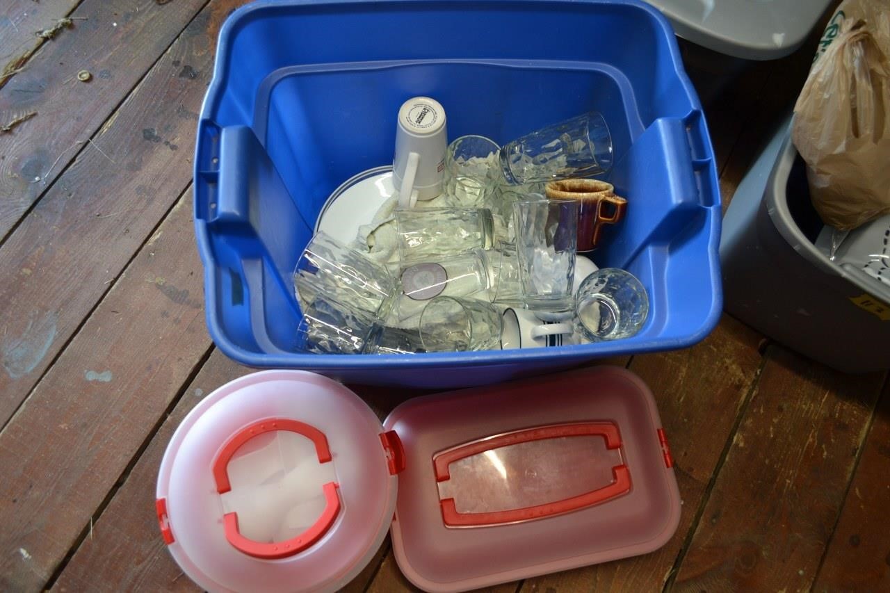 112: Tote of assort kitchenware glasses, plates