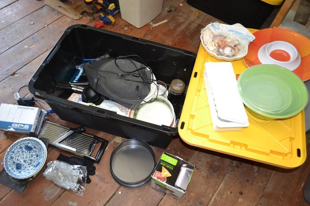 114: Tote assorted houseware, kitchenware