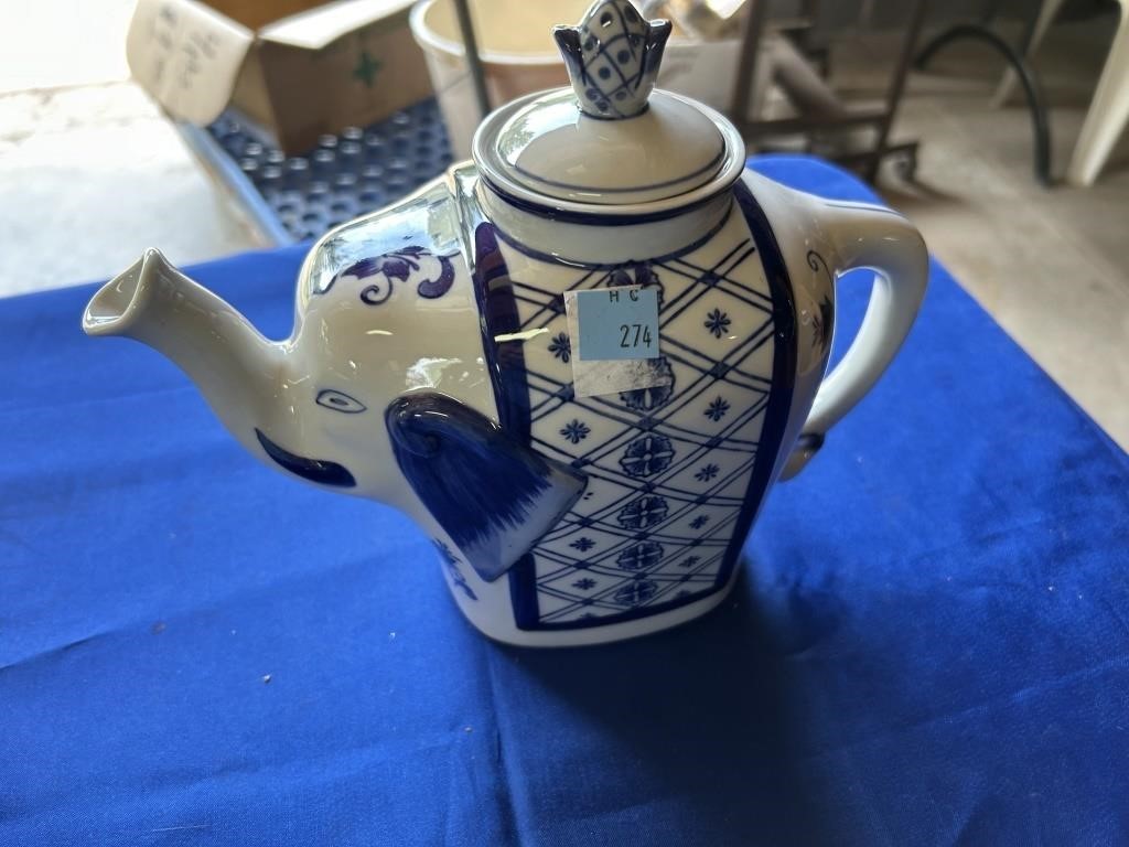 Tea pot