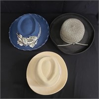 Box of 3 hats
