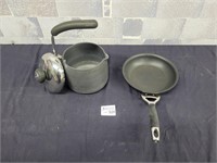 "Circulon" frying pan and water kettle
