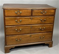 Chest of drawers ca. 1790; in mahogany with a
