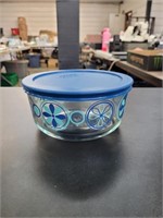 Pyrex storage bowl with lid