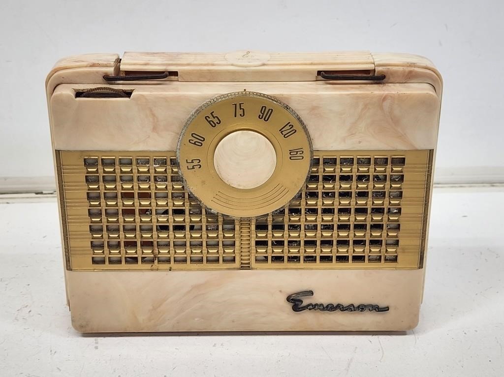 Vintage Emerson Portable Radio