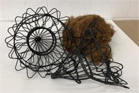 3 Metal Hanging Flower Baskets w/Liners