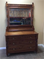 VTG. 3 DRAWER DRESSER & MIRROR