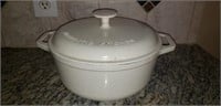 Authentic Kitchen cast iron pot with lid
