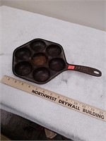 Cast iron egg / muffin pan