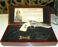 General Robert E Lee Gun Knife, Cross Swords & Hol