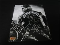 Charlie Hunnam Signed 8x10 Photo EUA COA