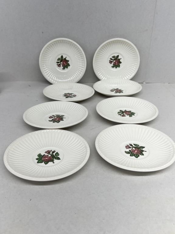 (8) Wedgewood Moss rose plates mint condition