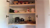Contents of 3 shelves kitchenware